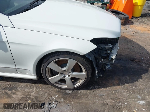 2011 Mercedes-Benz E-Class E 550 with VIN WDDKK7CF4BF093607, listed as a IAAI auction lot 41596557 with 128,548 mi miles. Bid and sale history available at carsss.com. Image 18.