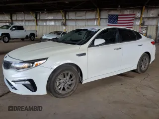 2020 Kia Optima LX z VIN 5XXGT4L30LG397571, wystawiony jako Copart lot #51993255 z przebiegiem 64 358 mil mil oraz Szkody całkowita. Historia ofert i sprzedaży dostępna na DreamBid. Obrazek 1.