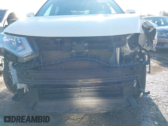 2018 Nissan Rogue SV with VIN 5N1AT2MV8JC791337, listed as a IAAI auction lot 41650978 with 69,469 mi miles. Bid and sale history available at carsss.com. Image 17.