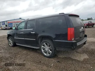 2007 Cadillac Escalade ESV с VIN 1GYFK66897R209158, выставлен на аукционе Copart как лот 61712605 с пробегом 221 129 миль миль и Списание • Salvage title. История ставок и продаж доступна на DreamBid. Изображение 2.