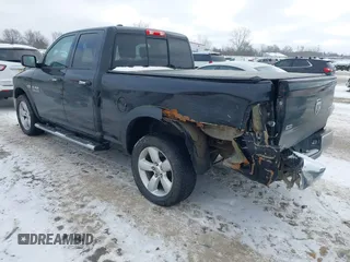 2014 Ram 1500 Big Horn z VIN 1C6RR7GT5ES114973, wystawiony jako IAAI lot #41250163 z przebiegiem 249 702 mil mil oraz . Historia ofert i sprzedaży dostępna na DreamBid. Obrazek 3.
