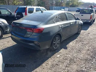 2022 Kia Forte LXS z VIN 3KPF24AD8NE464455, wystawiony jako IAAI lot #41710075 z przebiegiem 44 666 mil mil oraz . Historia ofert i sprzedaży dostępna na DreamBid. Obrazek 4.