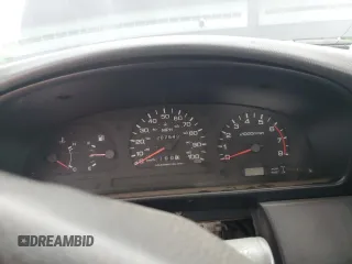 1994 Nissan Frontier XE z VIN 1N6SD16S3RC305688, wystawiony jako Copart lot #54371715 z przebiegiem 207 543 mil mil oraz Szkoda całkowita • Salvage title. Historia ofert i sprzedaży dostępna na DreamBid. Obrazek 9.