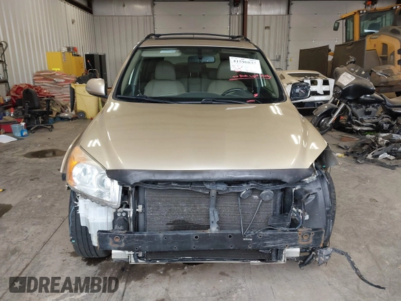2010 Toyota RAV4 Ltd with VIN JTMDK4DVXAD015429, listed as a IAAI auction lot 41590833 with 1 mi miles. Bid and sale history available at carsss.com. Image 13.