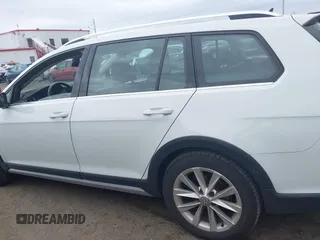 2017 Volkswagen Golf S z VIN 3VWH17AU8HM515411, wystawiony jako IAAI lot #41931252 z przebiegiem 106 421 mil mil oraz . Historia ofert i sprzedaży dostępna na DreamBid. Obrazek 14.