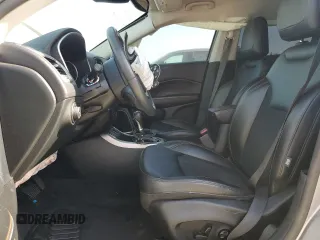 2018 Jeep Compass Latitude z VIN 3C4NJCBB5JT137135, wystawiony jako Copart lot #59592615 z przebiegiem 65 248 mil mil oraz Szkoda całkowita • Salvage title. Historia ofert i sprzedaży dostępna na DreamBid. Obrazek 7.
