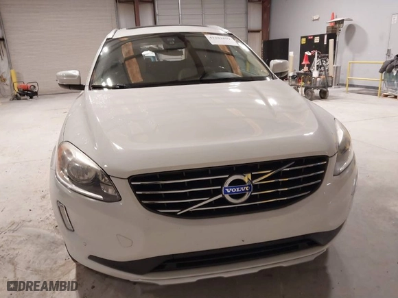 2015 Volvo XC60 T6 with VIN YV4902RK7F2650820, listed as a IAAI auction lot 41281699 with 98,688 mi miles. Bid and sale history available at carsss.com. Image 12.