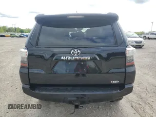 2018 Toyota 4Runner SR5 z VIN JTEBU5JR1J5531022, wystawiony jako Copart lot #57049625 z przebiegiem Nie podano mil oraz Szkoda całkowita • Salvage title. Historia ofert i sprzedaży dostępna na DreamBid. Obrazek 6.