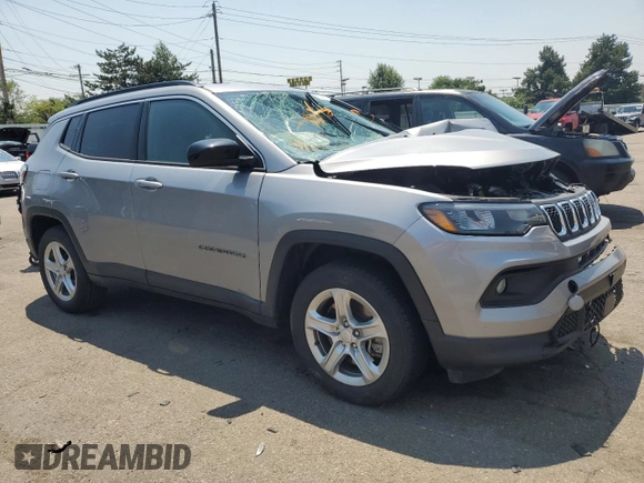 2024 Jeep Compass Latitude z VIN 3C4NJDBN0RT596696, wystawiony jako Copart lot #60412135 z przebiegiem Nie podano mil oraz Czysty tytuł • Clean title. Historia ofert i sprzedaży dostępna na DreamBid. Obrazek 4.