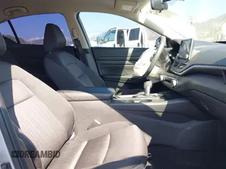 2019 Nissan Altima S z VIN 1N4BL4BV4KN314603, wystawiony jako IAAI lot #42180562 z przebiegiem 70 923 mil mil oraz . Historia ofert i sprzedaży dostępna na DreamBid. Obrazek 5.