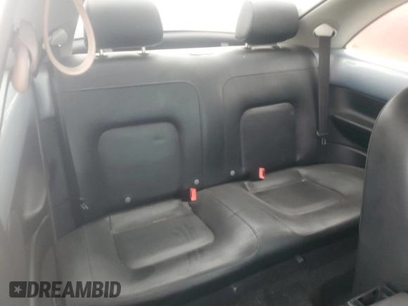 2010 Volkswagen Beetle with VIN 3VWRW3AG3AM012593, listed as a Copart auction lot 42587655 with 86,246 mi miles and Salvage title. Bid and sale history available at DreamBid. Image 10.