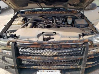2005 Chevrolet Silverado 3500 LT z VIN 1GCJC33225F967451, wystawiony jako Copart lot #58543895 z przebiegiem 200 275 mil mil oraz Tytuł czysty. Historia ofert i sprzedaży dostępna na DreamBid. Obrazek 11.