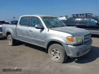 2005 Toyota Tundra SR5 with VIN 5TBET341X5S464119, listed as a IAAI auction lot 40121832 with 185,454 mi miles. Bid and sale history available at carsss.com. Image 1.