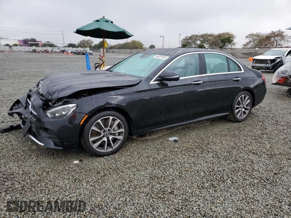 2021 Mercedes-Benz E-Class E 450 with VIN W1KZF5KBXMA880082, listed as a Copart auction lot 44267945 with 31,239 mi miles and Salvage Title. Bid and sale history available at carsss.com. Image 1.