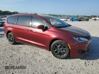 2018 Chrysler Pacifica Touring L with VIN 2C4RC1BG7JR332720, listed as a Copart auction lot 53940265 with 58,523 mi miles and Salvage Title. Bid and sale history available at DreamBid. Image 4.