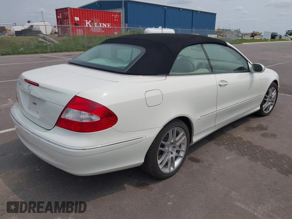 2009 Mercedes-Benz CLK 350 with VIN WDBTK56F89T108814, listed as a IAAI auction lot 42372071 with 45,755 mi miles and . Bid and sale history available at DreamBid. Image 4.