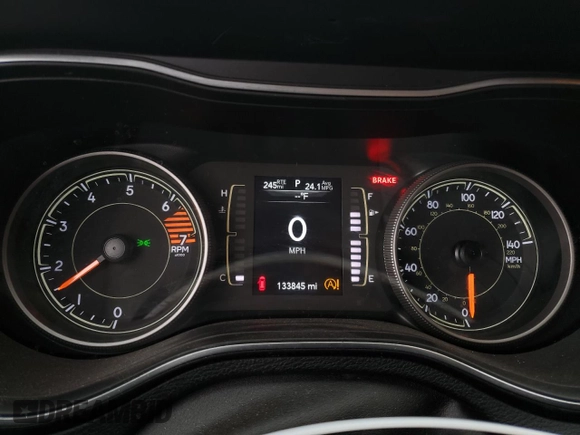 2019 Jeep Cherokee Latitude z VIN 1C4PJLCB9KD269779, wystawiony jako Copart lot #53044105 z przebiegiem 133 845 mil mil oraz Szkoda całkowita • Salvage title. Historia ofert i sprzedaży dostępna na DreamBid. Obrazek 9.