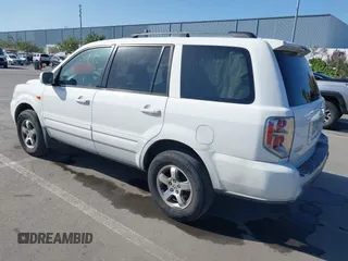 2006 Honda Pilot EX-L with VIN 2HKYF18746H517810, listed as a IAAI auction lot 41990178 with 184,679 mi miles and . Bid and sale history available at DreamBid. Image 3.
