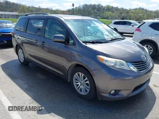 2012 Toyota Sienna XLE AAS with VIN 5TDYK3DC8CS263406, listed as a IAAI auction lot 41971770 with 186,394 mi miles. Bid and sale history available at carsss.com. Image 1.