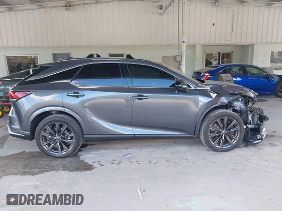 2024 Lexus RX 350 z VIN 2T2BAMCA8RC055389, wystawiony jako IAAI lot #42146492 z przebiegiem 18 002 mil mil oraz . Historia ofert i sprzedaży dostępna na DreamBid. Obrazek 13.