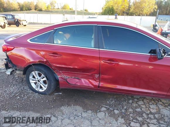2015 Hyundai Sonata SE z VIN 5NPE24AF2FH231083, wystawiony jako IAAI lot #40957093 z przebiegiem 218 159 mil mil oraz . Historia ofert i sprzedaży dostępna na DreamBid. Obrazek 6.