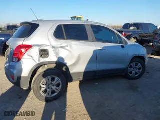 2018 Chevrolet Trax LS with VIN 3GNCJKSB9JL285975, listed as a IAAI auction lot 41644823 with 103,460 mi miles. Bid and sale history available at carsss.com. Image 4.