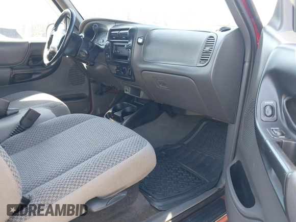 2001 Ford Ranger XL Fleet with VIN 1FTZR15E51PA28442, listed as a IAAI auction lot 42082931 with 167,209 mi miles. Bid and sale history available at carsss.com. Image 5.