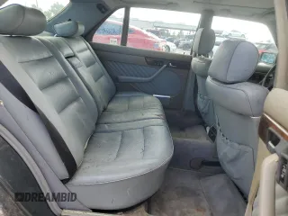 1990 Mercedes-Benz 560 with VIN WDBCA39E1LA513149, listed as a Copart auction lot 65934914 with 181,961 mi miles and Clean Title. Bid and sale history available at DreamBid. Image 10.