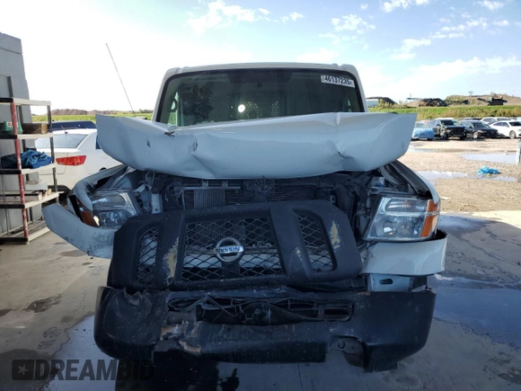 2017 Nissan NV Cargo S z VIN 1N6BF0KM4HN808449, wystawiony jako Copart lot #46137235 z przebiegiem 79 136 mil mil oraz Szkoda całkowita • Salvage title. Historia ofert i sprzedaży dostępna na DreamBid. Obrazek 5.