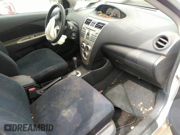 2007 Toyota Yaris with VIN JTDBT923571090567, listed as a IAAI auction lot 41838833 with Not Provided miles. Bid and sale history available at carsss.com. Image 5.