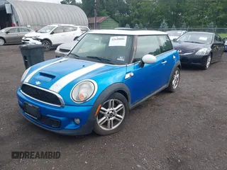 2011 MINI Hardtop S with VIN WMWSV3C52BTY13289, listed as a IAAI auction lot 42648086 with Not provided miles and . Bid and sale history available at DreamBid. Image 2.