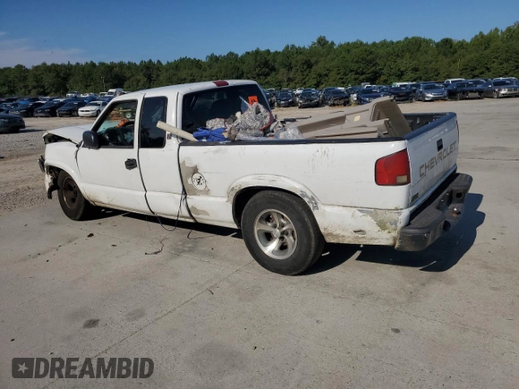 2001 GMC Sonoma SLS w/1SG Pkg with VIN 1GTCS19W518224890, listed as a Copart auction lot 69798054 with 200,891 mi miles and Salvage Title. Bid and sale history available at carsss.com. Image 2.