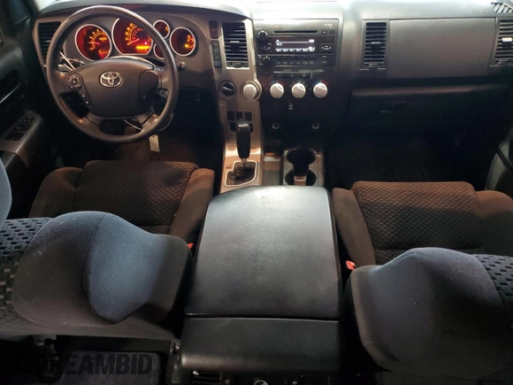 2013 Toyota Tundra z VIN 5TFDW5F13DX281916, wystawiony jako Copart lot #55177945 z przebiegiem 119 446 mil mil oraz Szkoda całkowita • Salvage title. Historia ofert i sprzedaży dostępna na DreamBid. Obrazek 8.