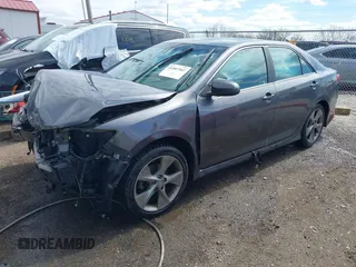 2014 Toyota Camry L with VIN 4T1BF1FK1EU370455, listed as a IAAI auction lot 41887561 with 203,798 mi miles. Bid and sale history available at carsss.com. Image 2.