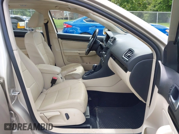 2013 Volkswagen Jetta TDI w/Sunroof & Nav with VIN 3VWPL7AJ4DM680829, listed as a IAAI auction lot 42318674 with 132,227 mi miles and . Bid and sale history available at DreamBid. Image 5.