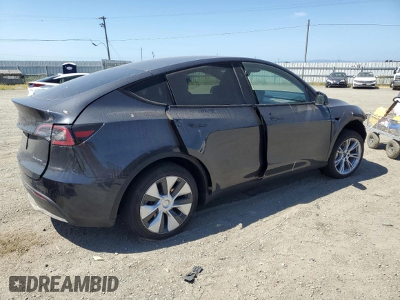 2024 Tesla Model Y Long Range z VIN 7SAYGDEE6RF032348, wystawiony jako Copart lot #58158355 z przebiegiem Nie podano mil oraz Szkoda całkowita • Salvage title. Historia ofert i sprzedaży dostępna na DreamBid. Obrazek 3.