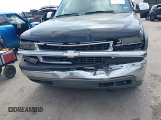 2002 Chevrolet Tahoe LS with VIN 1GNEC13Z72R279613, listed as a IAAI auction lot 42267778 with 300,378 mi miles and . Bid and sale history available at DreamBid. Image 11.