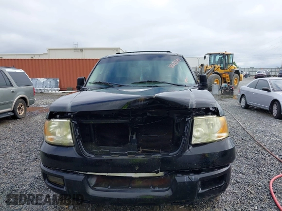 2003 Ford Expedition Eddie Bauer z VIN 1FMPU17L33LA92471, wystawiony jako IAAI lot #42628785 z przebiegiem 238 457 mil mil oraz . Historia ofert i sprzedaży dostępna na DreamBid. Obrazek 6.