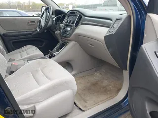 2002 Toyota Highlander with VIN JTEHF21A120059187, listed as a IAAI auction lot 42072524 with 232,576 mi miles. Bid and sale history available at carsss.com. Image 5.