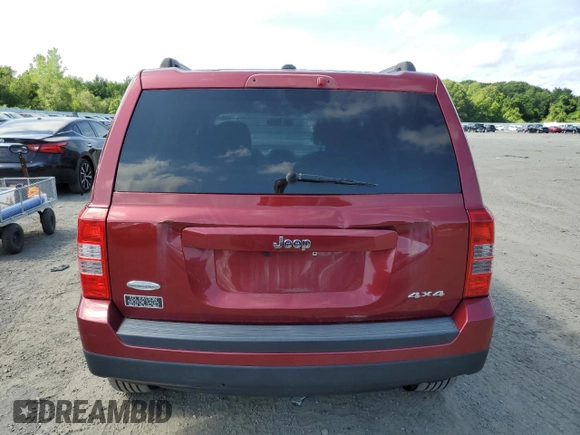 2014 Jeep Patriot Latitude z VIN 1C4NJRFB3ED626089, wystawiony jako Copart lot #60693585 z przebiegiem 196 852 mil mil oraz Czysty tytuł • Clean title. Historia ofert i sprzedaży dostępna na DreamBid. Obrazek 6.