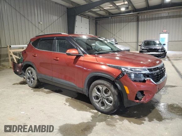 2024 Kia Seltos S z VIN KNDEUCAA0R7525325, wystawiony jako Copart lot #58478225 z przebiegiem 8 331 mil mil oraz Szkoda całkowita • Salvage title. Historia ofert i sprzedaży dostępna na DreamBid. Obrazek 4.