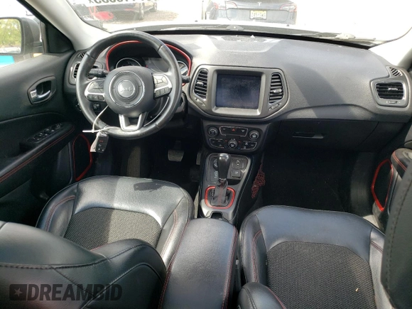 2019 Jeep Compass Trailhawk z VIN 3C4NJDDB3KT704317, wystawiony jako Copart lot #57116635 z przebiegiem 43 323 mil mil oraz Szkoda całkowita • Salvage title. Historia ofert i sprzedaży dostępna na DreamBid. Obrazek 8.