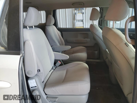 2018 Kia Sedona L with VIN KNDMA5C17J6408784, listed as a Copart auction lot 44455015 with 136,704 mi miles and Non Repairable. Bid and sale history available at carsss.com. Image 11.