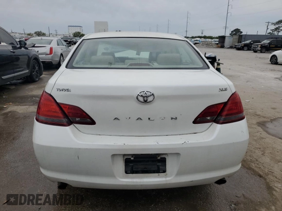 2008 Toyota Avalon XL z VIN 4T1BK36B18U294022, wystawiony jako Copart lot #50586825 z przebiegiem 11 806 mil mil oraz Szkoda całkowita • Salvage title. Historia ofert i sprzedaży dostępna na DreamBid. Obrazek 6.
