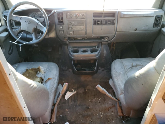 2004 Chevrolet Express Cargo Van with VIN 1GCGG25V841115584, listed as a Copart auction lot 88891785 with 0 mi miles and Clean Title. Bid and sale history available at carsss.com. Image 8.