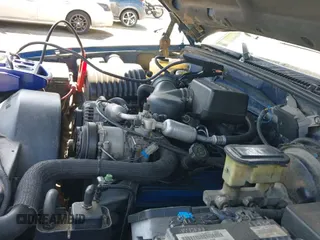1998 Chevrolet Silverado 1500 с VIN 2GCEK19R8W1110587, выставлен на аукционе IAAI как лот 40312762 с пробегом 207 515 миль миль и . История ставок и продаж доступна на DreamBid. Изображение 19.