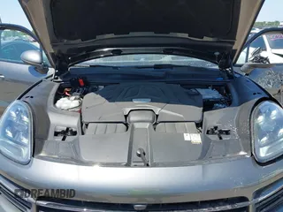2021 Porsche Cayenne S with VIN WP1AB2AY8MDA28690, listed as a IAAI auction lot 42333167 with 39,489 mi miles and . Bid and sale history available at DreamBid. Image 10.