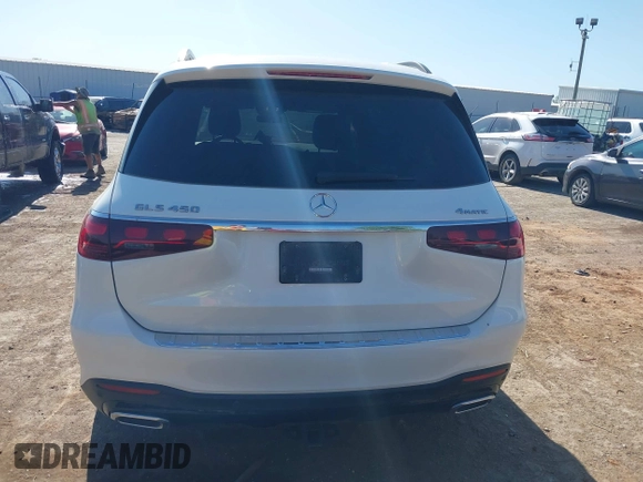 2024 Mercedes-Benz GLS 450 z VIN 4JGFF5KE7RB112158, wystawiony jako IAAI lot #42230959 z przebiegiem 52 515 mil mil oraz . Historia ofert i sprzedaży dostępna na DreamBid. Obrazek 17.