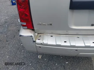 2008 Jeep Commander Sport с VIN 1J8HG48K68C181913, выставлен на аукционе IAAI как лот 42620491 с пробегом 192 384 миль миль и . История ставок и продаж доступна на DreamBid. Изображение 12.