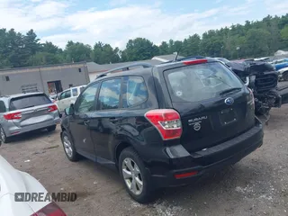 2015 Subaru Forester 2.5i z VIN JF2SJABC5FH520368, wystawiony jako IAAI lot #42810420 z przebiegiem 76 594 mil mil oraz . Historia ofert i sprzedaży dostępna na DreamBid. Obrazek 3.